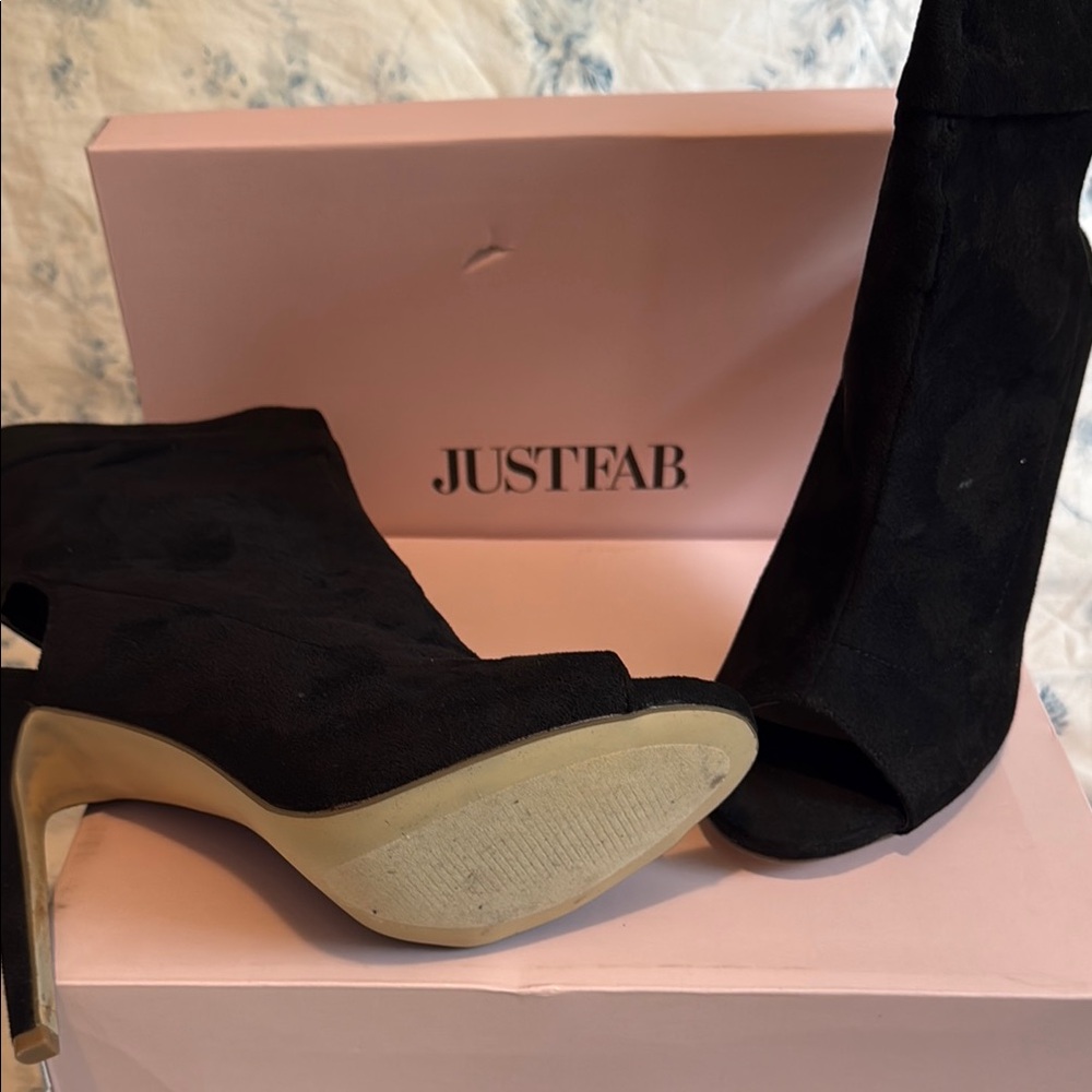 JustFab Black Heeled Boots Elegant Stiletto Design